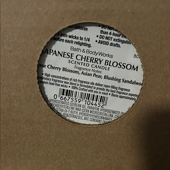 Bath & Body Works Japanese Cherry Blossom Scented Candle - Picture 3 of 4